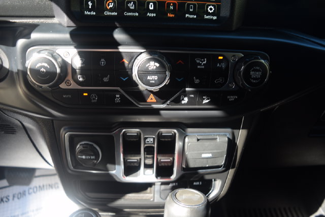 Used 2020 Jeep Wrangler Unlimited Sahara AWD/4WD image 20