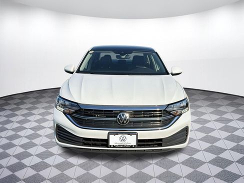 Certified 2022 Volkswagen Jetta SE FWD image 5