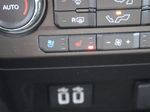 Used 2020 Ford F150 Lariat w/ Equipment Group 501A Mid image 23