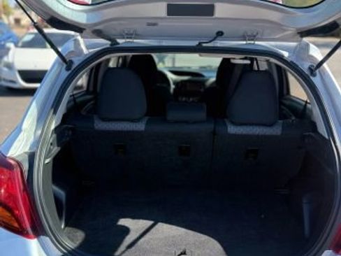 Used 2015 Toyota Yaris L image 8