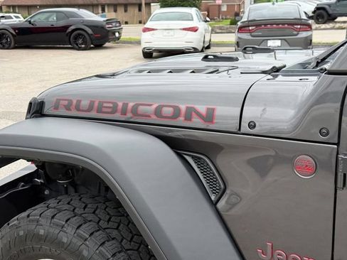 Used 2024 Jeep Wrangler Unlimited Rubicon AWD/4WD image 11