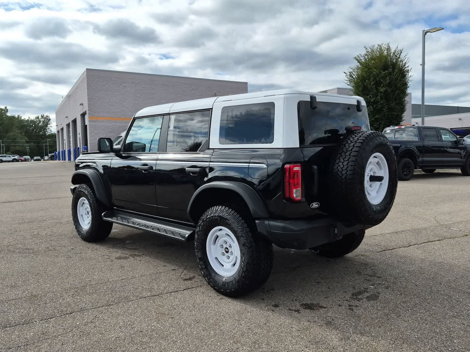 New 2026 Ford Bronco Heritage Edition AWD/4WD image 6