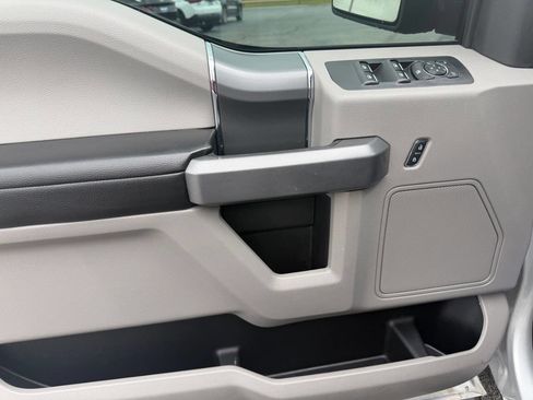 Used 2018 Ford F150 XLT w/ Equipment Group 302A Luxury AWD/4WD image 14