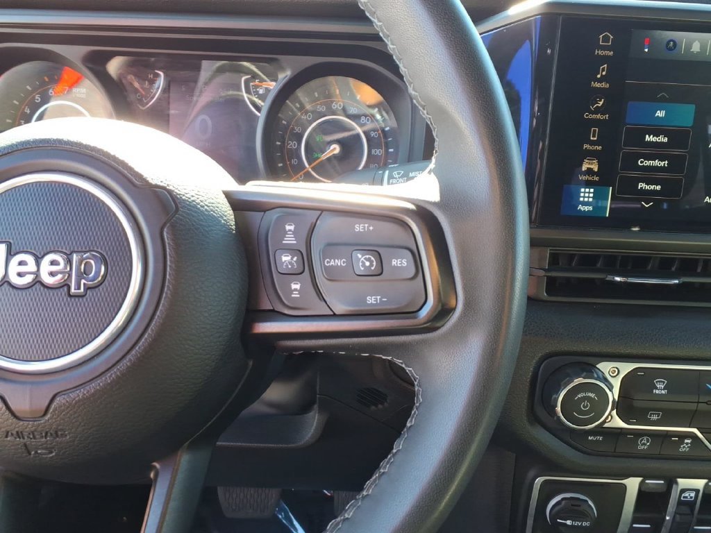 Used 2025 Jeep Wrangler Unlimited Sport AWD/4WD image 29