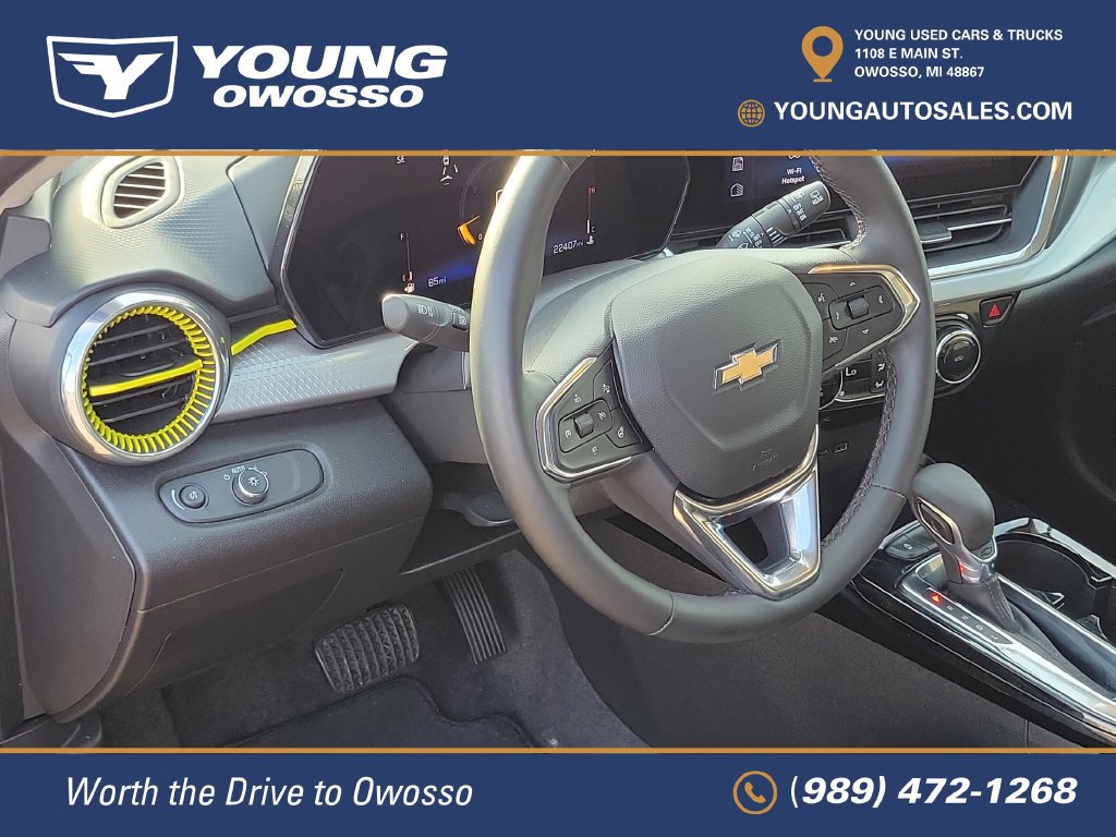 Used 2025 Chevrolet Trax LT w/ Driver Confidence Package FWD image 9