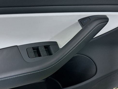 Used 2021 Tesla Model 3 Standard Range Plus image 15