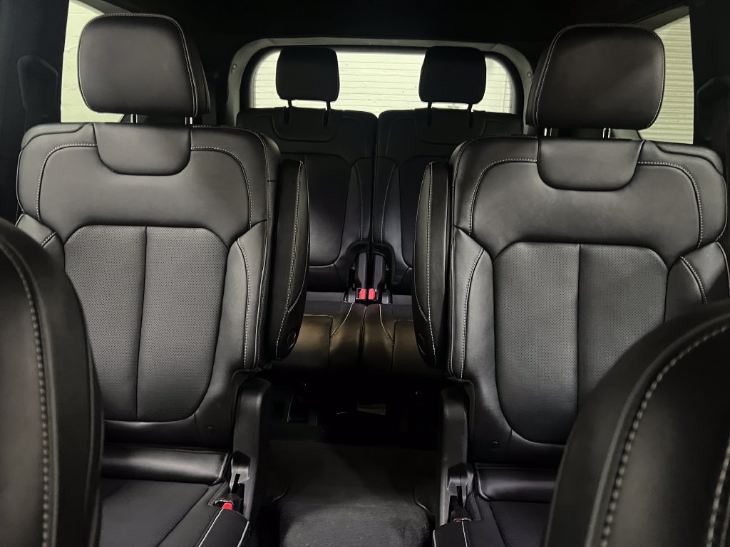 Used 2023 Jeep Grand Cherokee L Overland RWD image 26