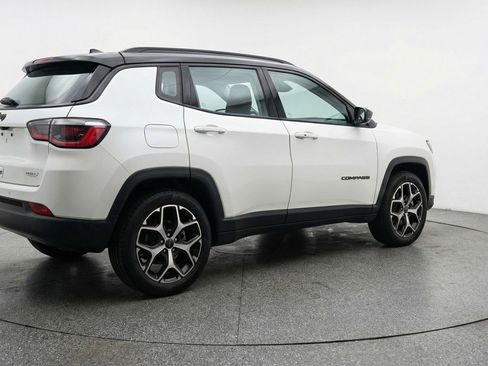 Used 2025 Jeep Compass Limited AWD/4WD image 9