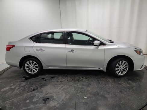 Used 2019 Nissan Sentra SV image 11