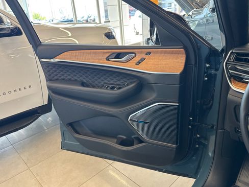 New 2026 Jeep Grand Cherokee Summit w/ Obsidian Package AWD/4WD image 19