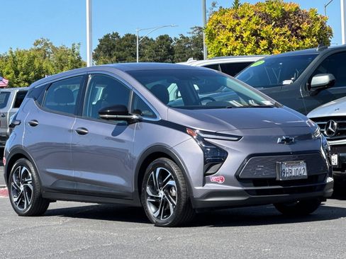 Used 2023 Chevrolet Bolt LT w/ Infotainment Package FWD image 2