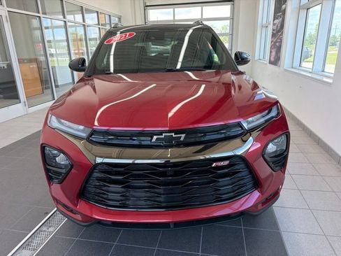 Used 2021 Chevrolet TrailBlazer RS w/ Convenience Package AWD/4WD image 2