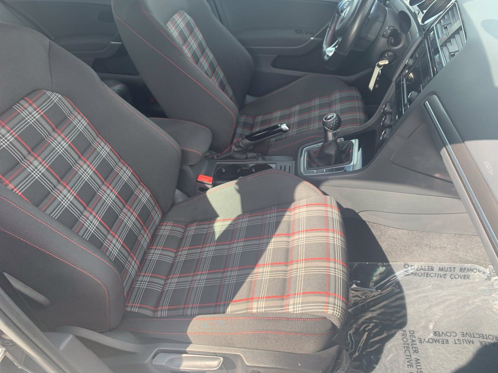 Used 2020 Volkswagen Golf 4-Door FWD image 19