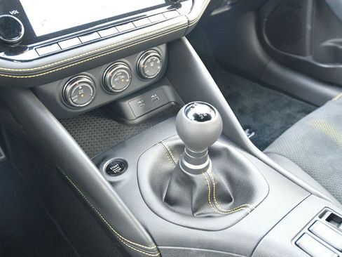 Used 2023 Nissan Z w/ Floor Mat Package (L93) RWD image 28