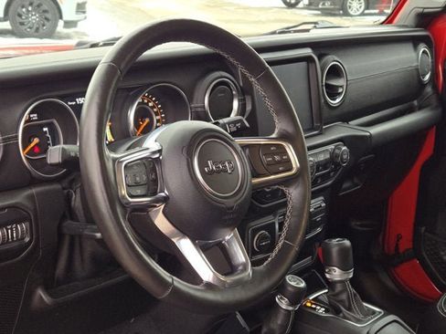 Used 2019 Jeep Wrangler Unlimited Sahara image 19