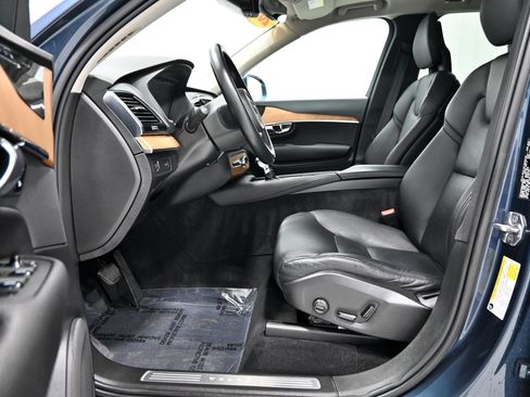 Used 2021 Volvo XC90 T6 Momentum w/ Protection Package Premier AWD/4WD image 5