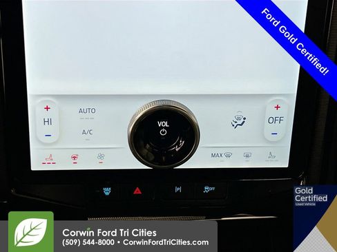 Used 2024 Ford F150 Lightning Platinum image 9