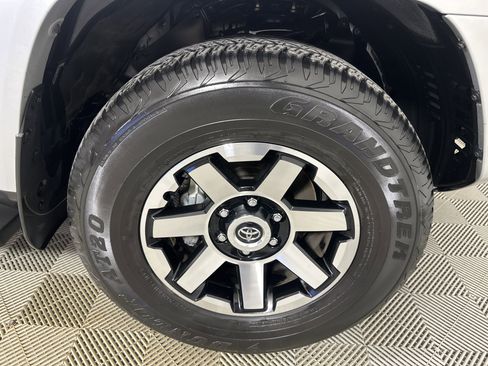 Used 2022 Toyota 4Runner TRD Off-Road Premium image 27