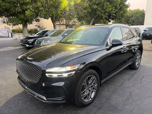 Used 2024 Genesis GV70 2.5T w/ Select Package AWD/4WD image 2