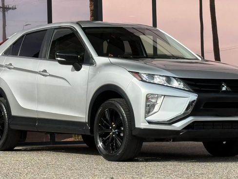 Used 2018 Mitsubishi Eclipse Cross LE AWD/4WD image 17