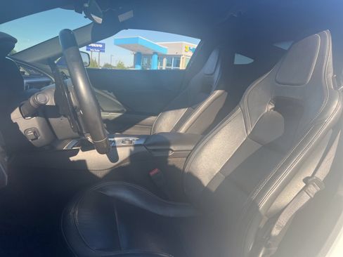 Used 2019 Chevrolet Corvette Stingray Coupe w/ 1LT RWD image 19