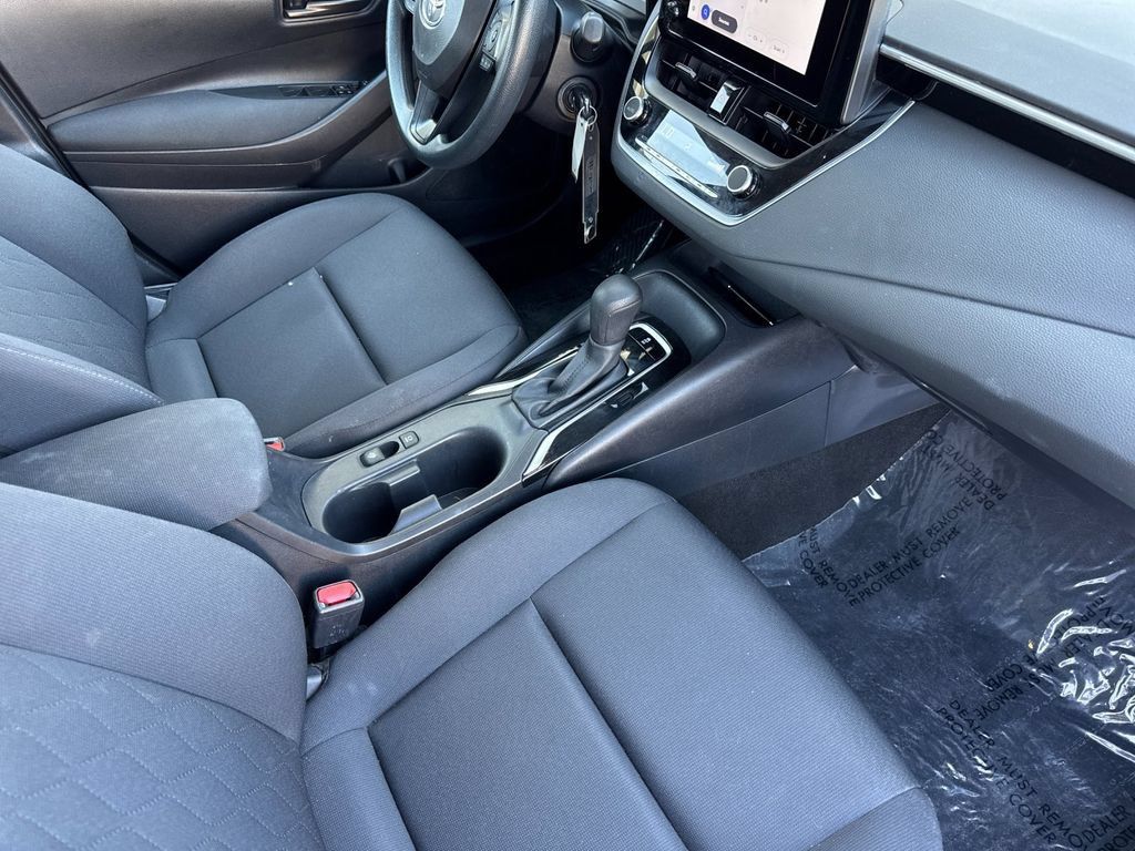 Used 2024 Toyota Corolla LE FWD image 14