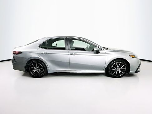 Used 2023 Toyota Camry SE image 10
