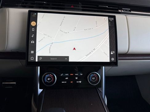 Used 2023 Land Rover Range Rover Long Wheelbase SE image 30