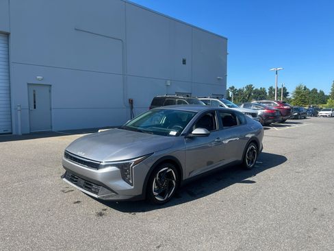 New 2025 Kia K4 EX image 3