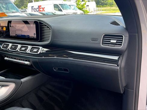 Used 2024 Mercedes-Benz GLE 350 4MATIC image 17