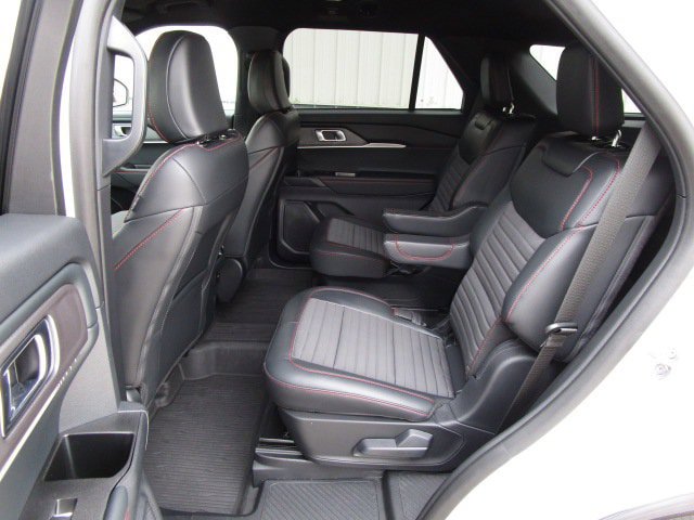 Used 2025 Ford Explorer ST-Line AWD/4WD image 11