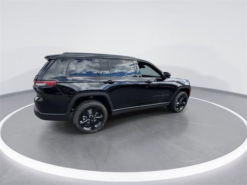 New 2025 Jeep Grand Cherokee L Altitude image 8