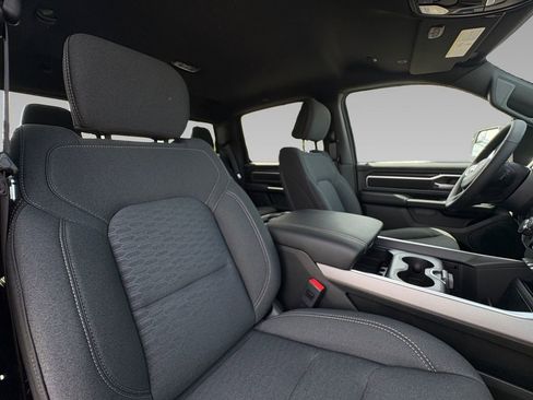 New 2026 RAM 1500 Big Horn w/ Night Edition AWD/4WD image 5