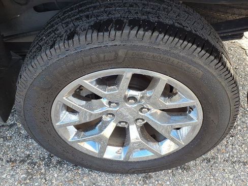 Used 2014 GMC Sierra 1500 SLT w/ SLT Preferred Package image 9