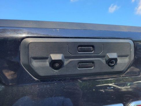 Used 2023 GMC Sierra 1500 AT4 w/ AT4 Preferred Package AWD/4WD image 6