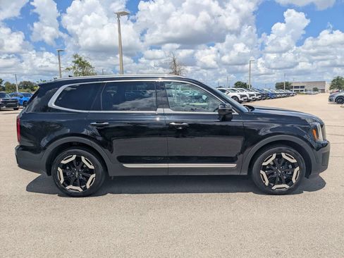 Certified 2025 Kia Telluride S FWD image 4