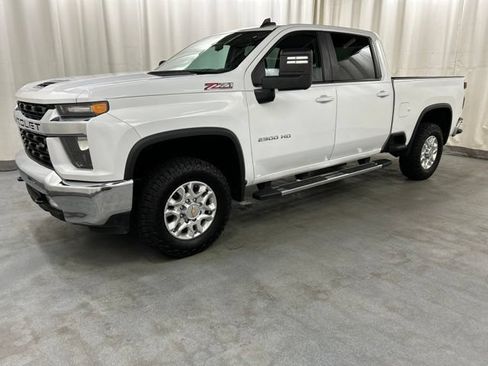 Used 2023 Chevrolet Silverado 2500 LT w/ Convenience Package AWD/4WD image 2