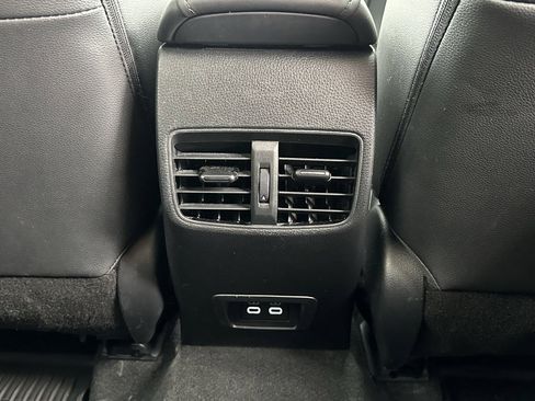 Used 2024 Toyota Corolla Cross XLE image 20