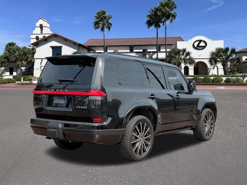 Used 2024 Lexus GX 550 w/ Accessory Package (Z1) AWD/4WD image 2