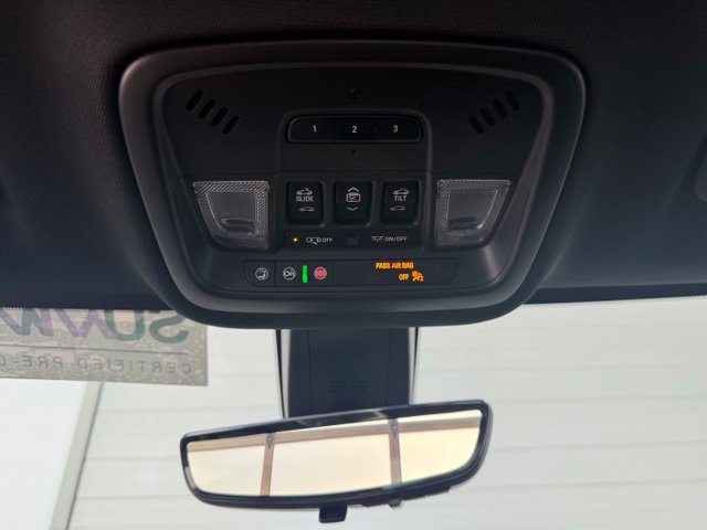 Used 2023 Chevrolet Traverse RS AWD/4WD image 21