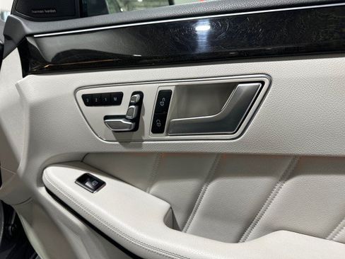 Used 2014 Mercedes-Benz E 550 4MATIC Sedan w/ Premium 1 Package image 54