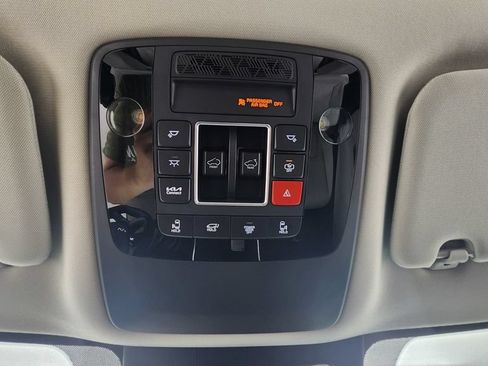 New 2027 Kia Carnival SX w/ Dark Edition Package FWD image 35