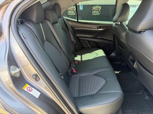 Used 2018 Toyota Camry SE FWD image 30
