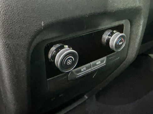 Used 2025 Buick Enclave Preferred image 27