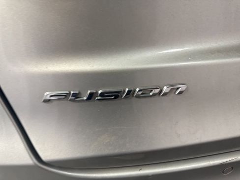 Used 2019 Ford Fusion SE image 11