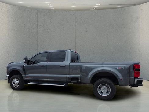 Used 2023 Ford F350 Lariat AWD/4WD image 7