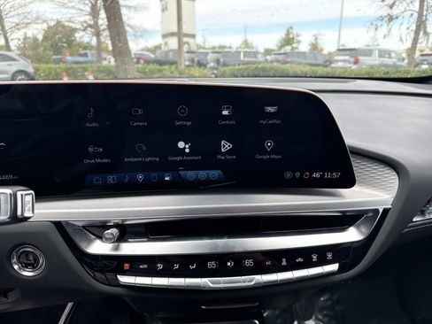 Used 2025 Cadillac Lyriq Sport image 25