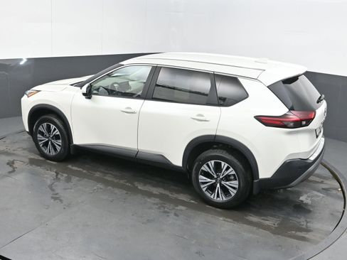 Certified 2023 Nissan Rogue SV image 33