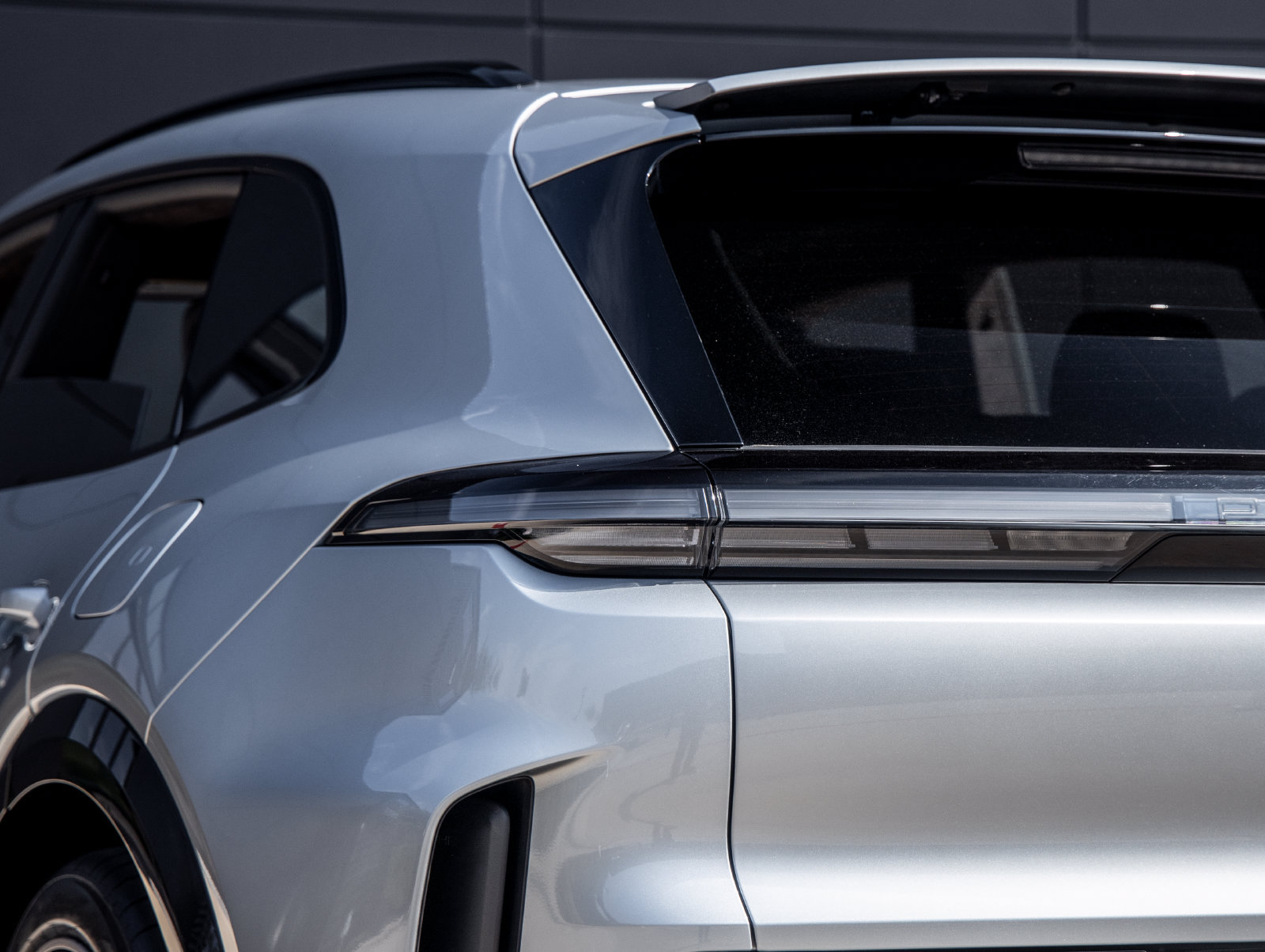 Certified 2026 Porsche Cayenne Turbo AWD/4WD image 14