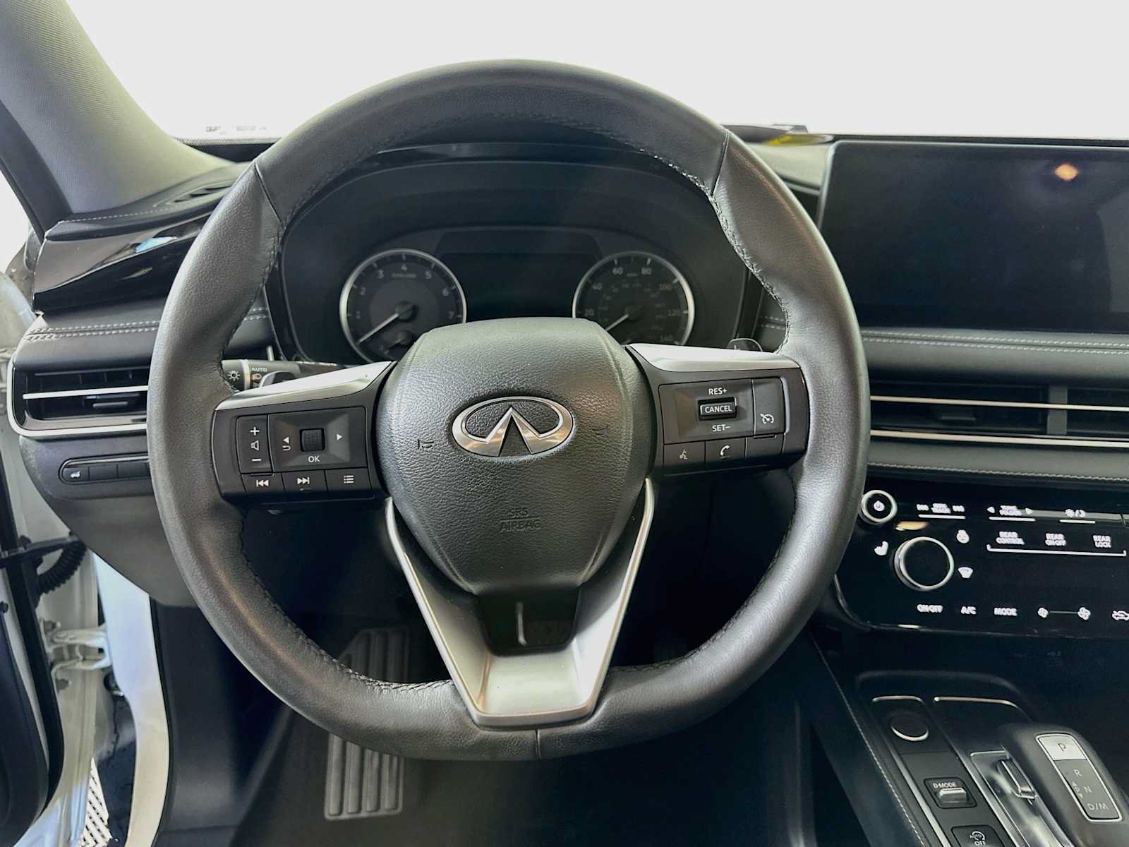 Used 2023 INFINITI QX60 Pure AWD/4WD image 9